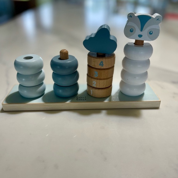 Wood stacking and sorting toy - Picture 6 of 7